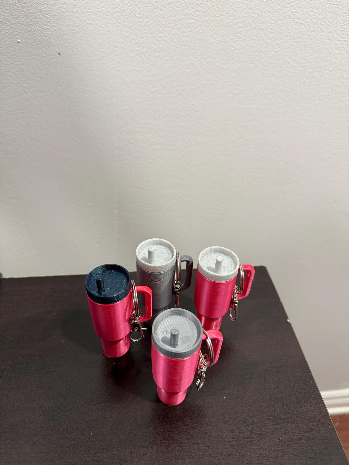 Mini porte-clés Stanley Tumbler – Mignon et fonctionnel avec couvercle amovible !