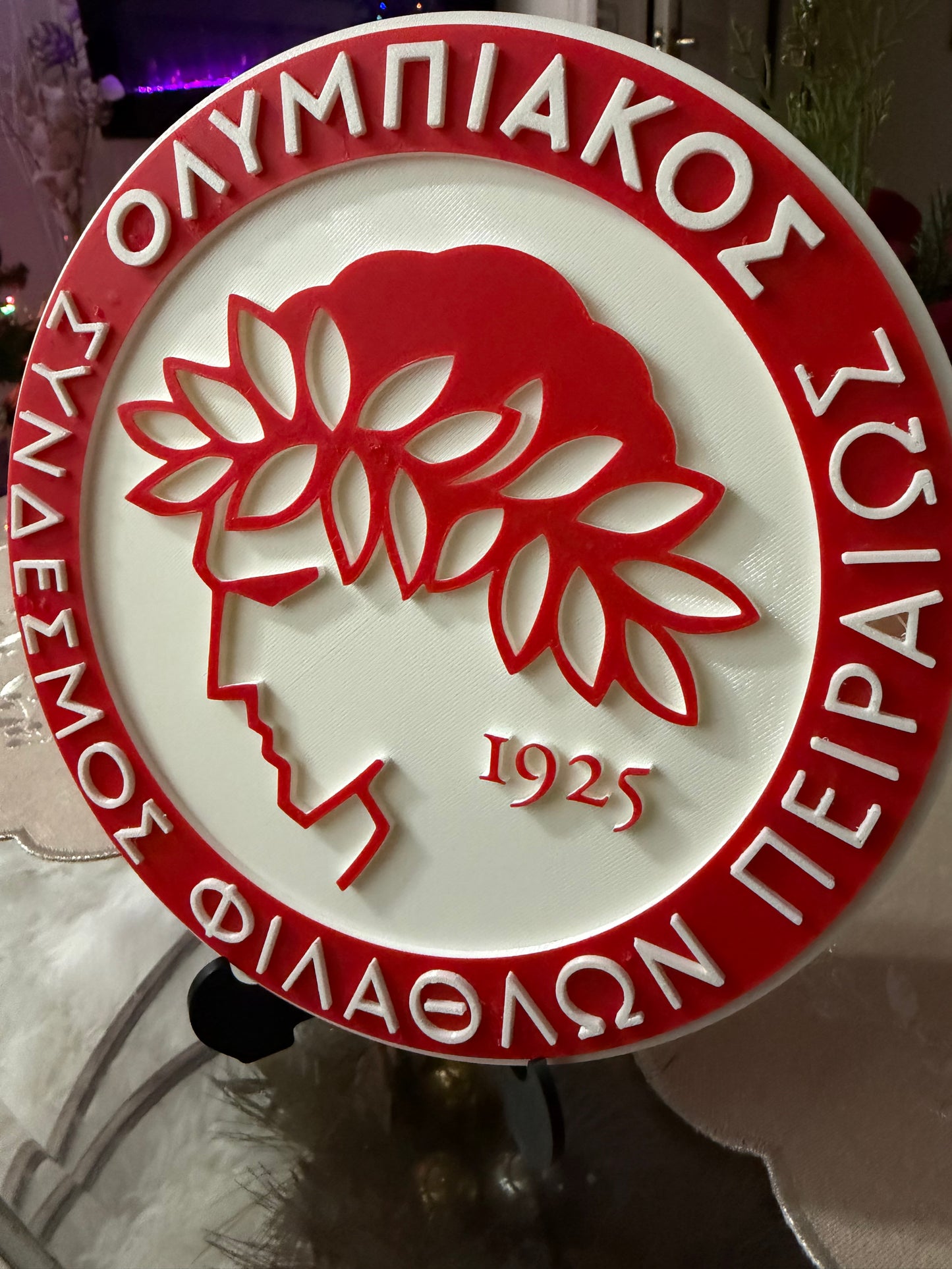 Bouclier FC Olympiakos avec support.