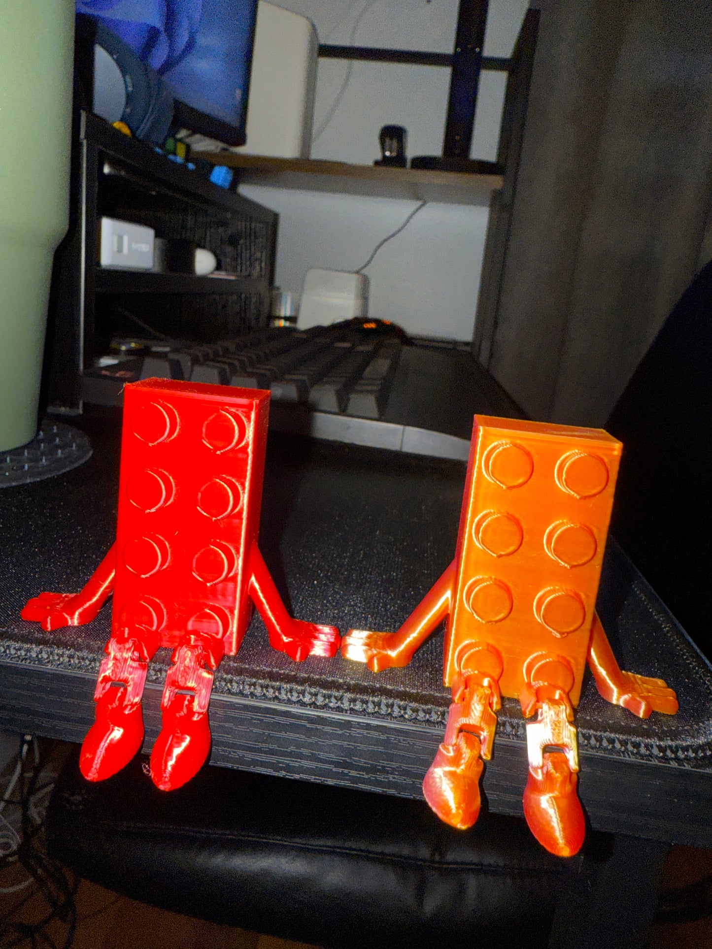 Articulated Brick Buddy - Compagnon de bureau articulé imprimé en 3D