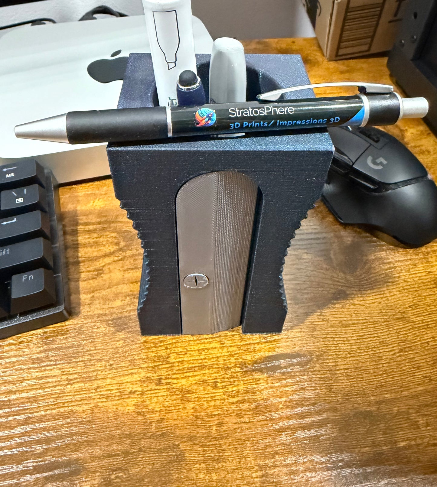 Pot à crayons taille-crayon géant – Une façon amusante de ranger votre bureau ! – L'accessoire de bureau parfait !