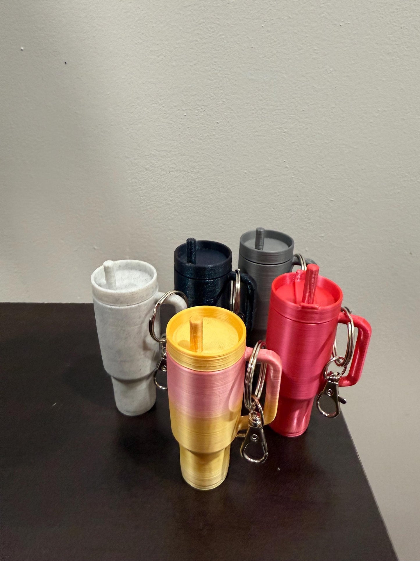 Mini porte-clés Stanley Tumbler – Mignon et fonctionnel avec couvercle amovible !